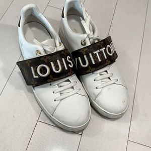Louis Vuitton sneaker’s
